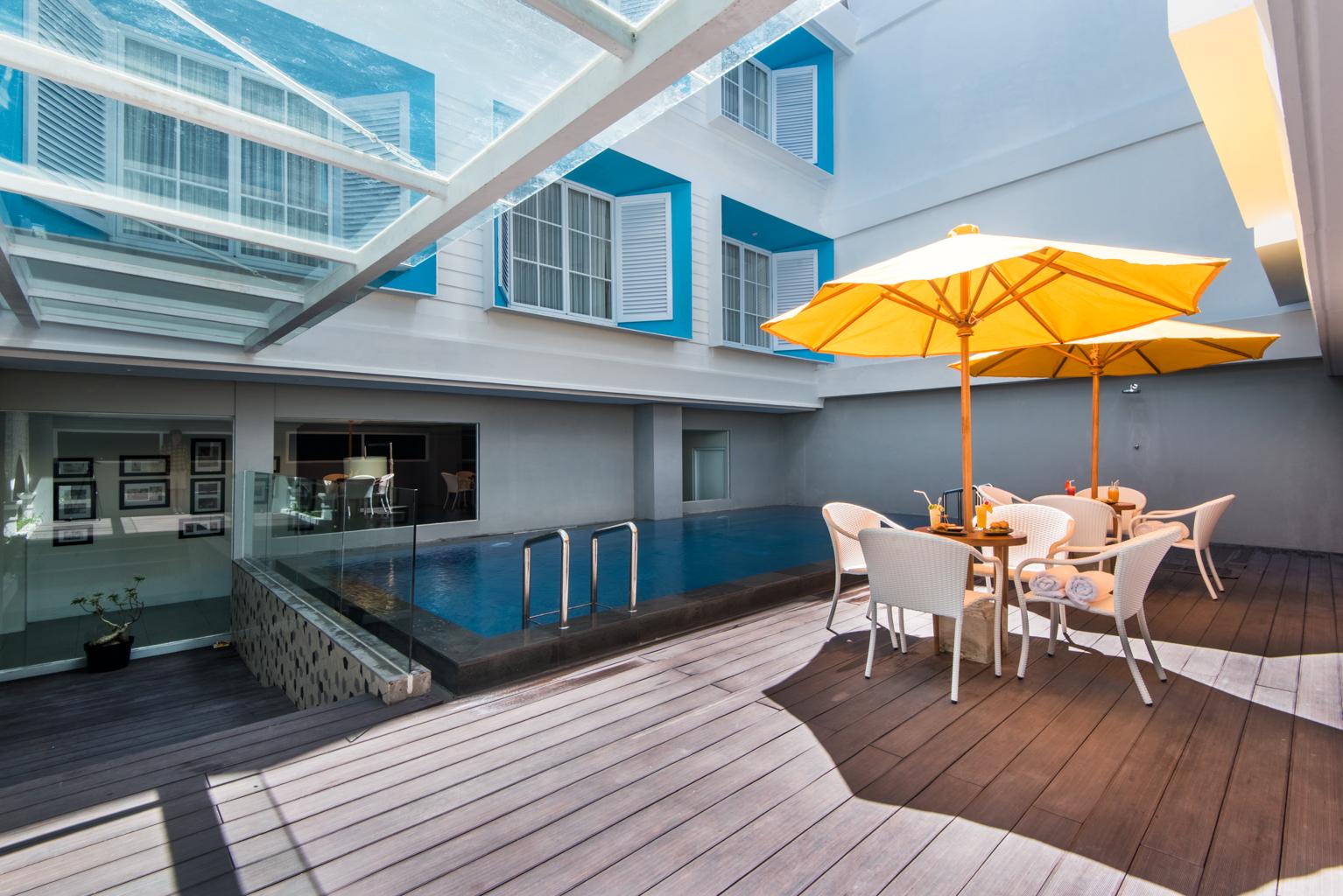 Yan'S House Hotel Кута Екстериор снимка